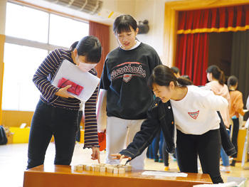 敷地内にある付属幼稚園での主体的・対話的な学び写真