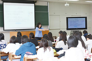 実習事前・事後指導の様子写真