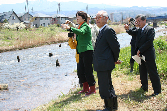 吉村知事：氷河期埋没林訪問②.JPG