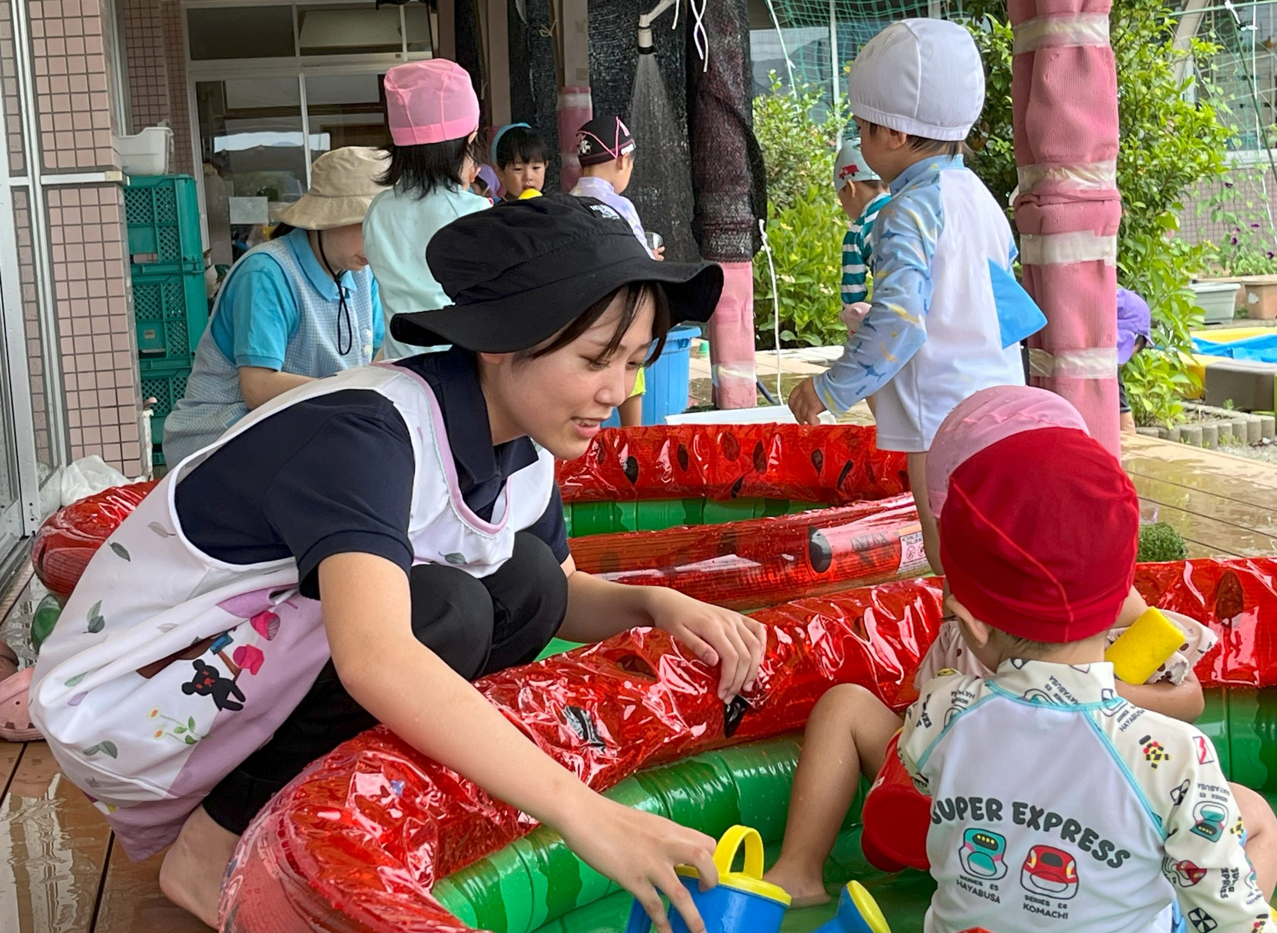 子ども学科１年生 ～付属幼稚園で実地体験学習～