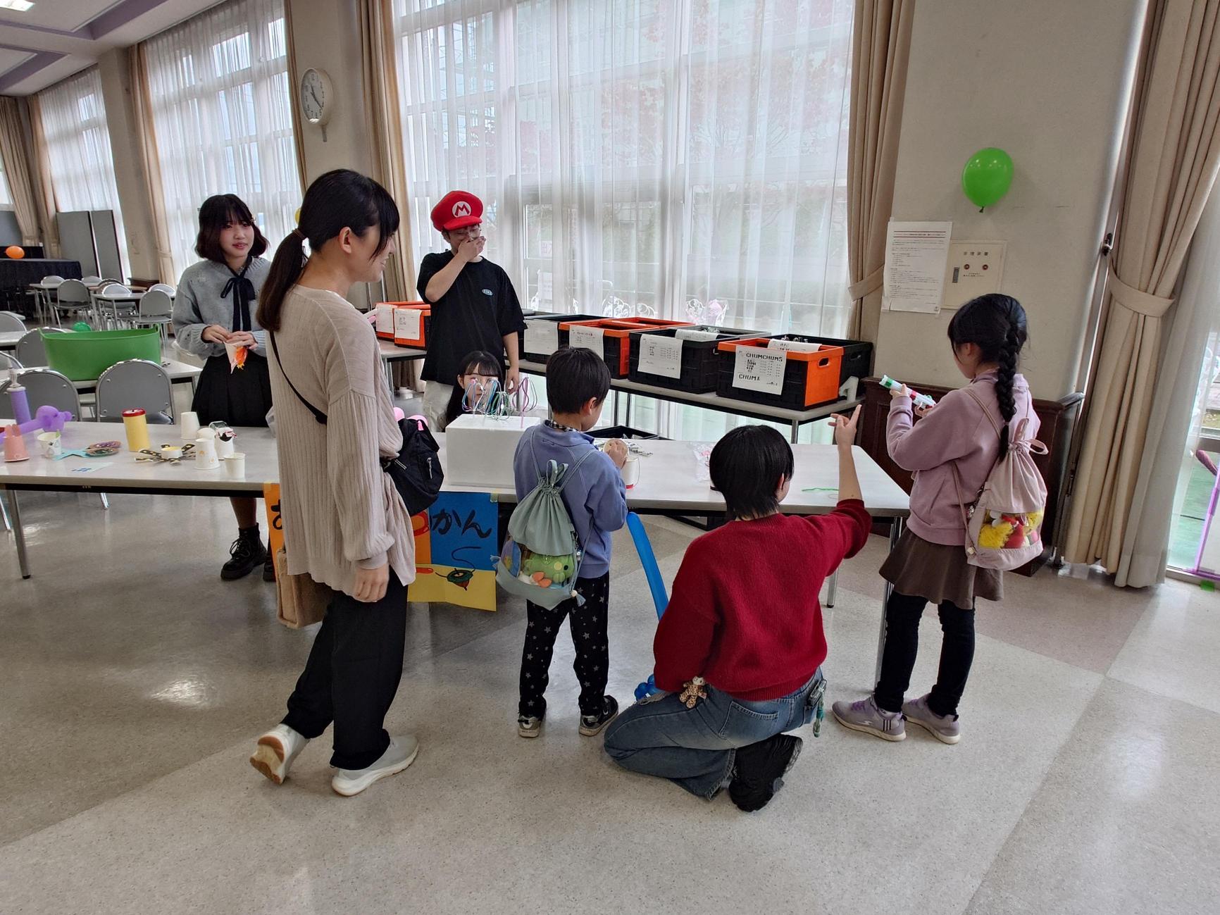 児童教育研究センター特別講座 「ひみつ基地をつくろう」を開催しました（2025年11月1日）