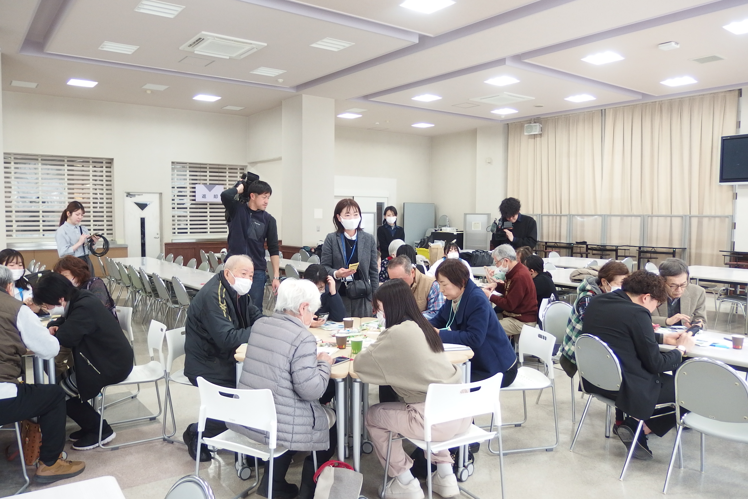 「高齢者のためのLINE活用講座」が開催されました！