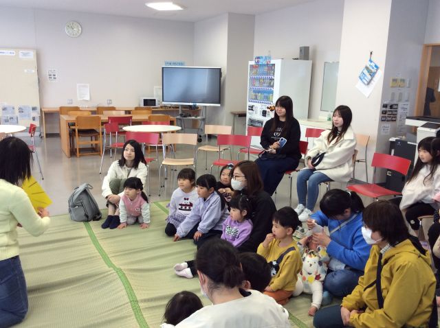 令和7年度「金曜日だけど土曜おはなしかい（春）」を開催しました