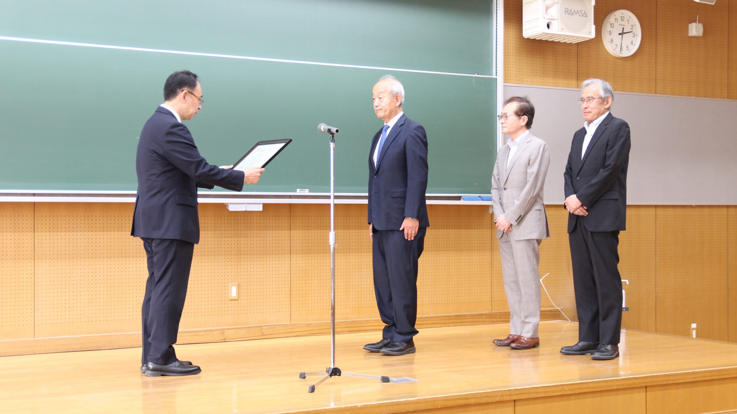 東北文教大学名誉教授称号授与式を行いました