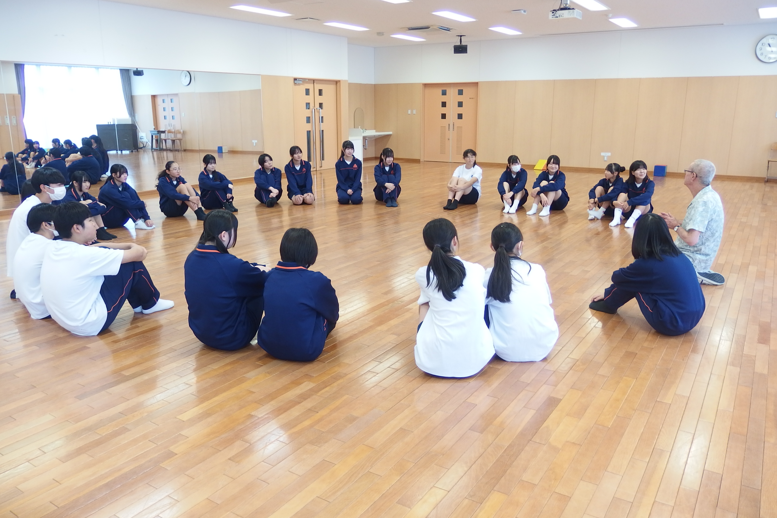 山形市立第三中学校のみなさんが大学見学に来学されました