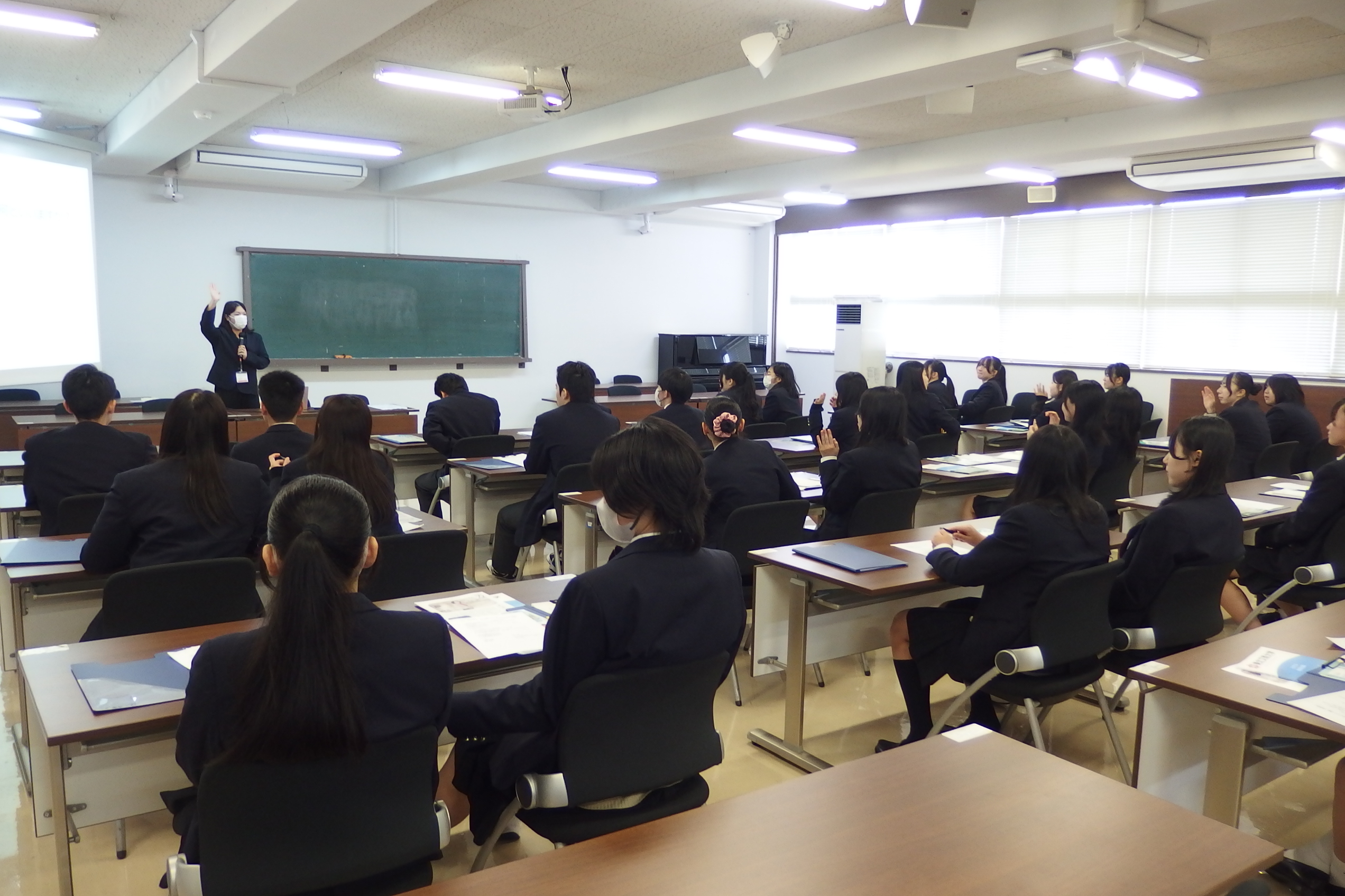 山形県立南陽高等学校2年生のみなさんが大学見学に来学されました